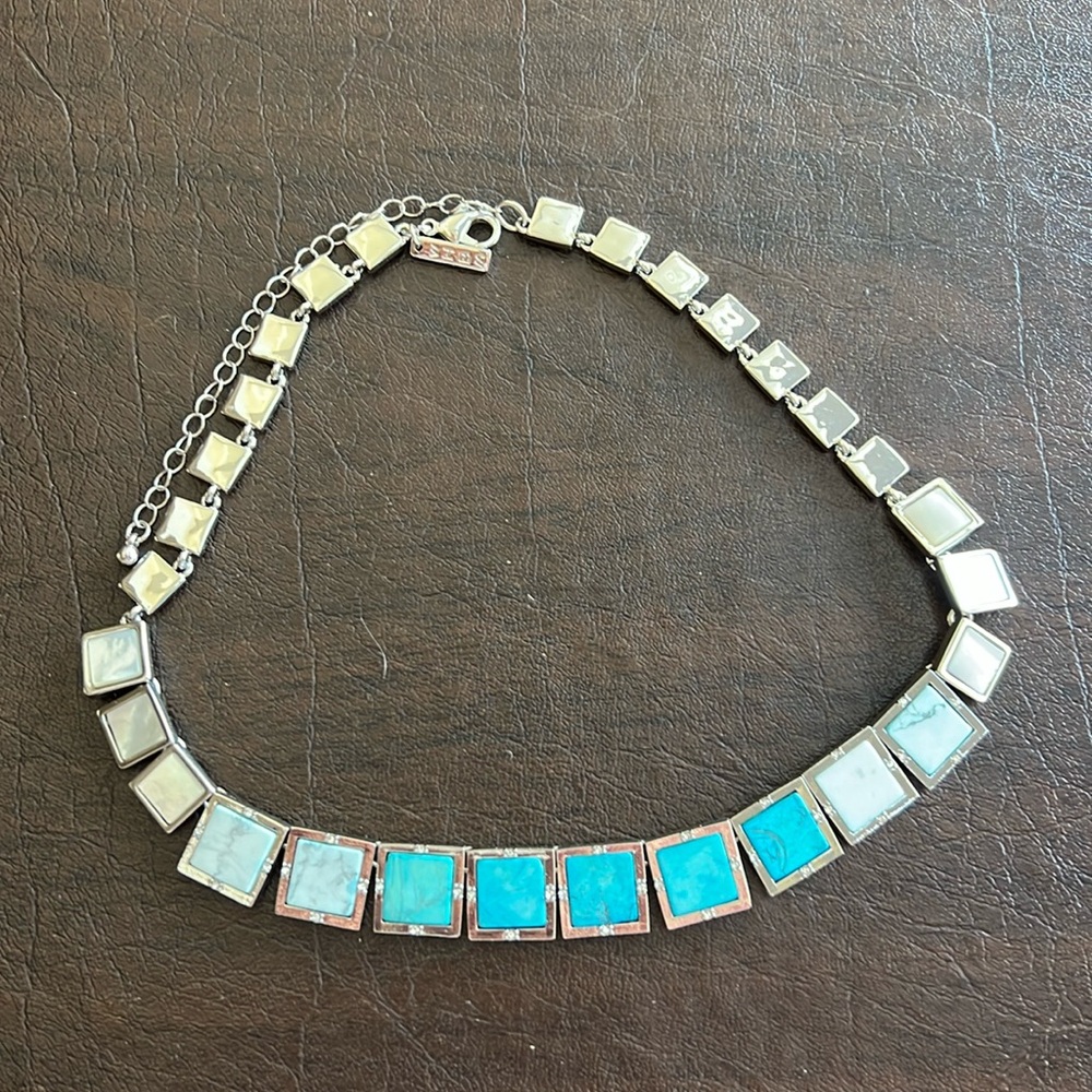 White House black market necklace